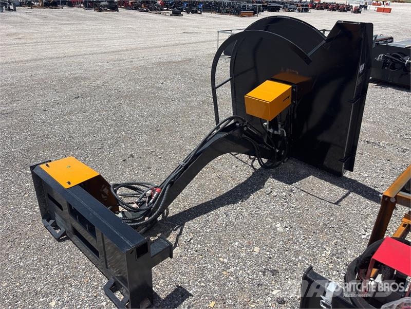  GIYI GY-ECA74 54 in Articulating Skid Steer Brush  ماكينات جز العشب