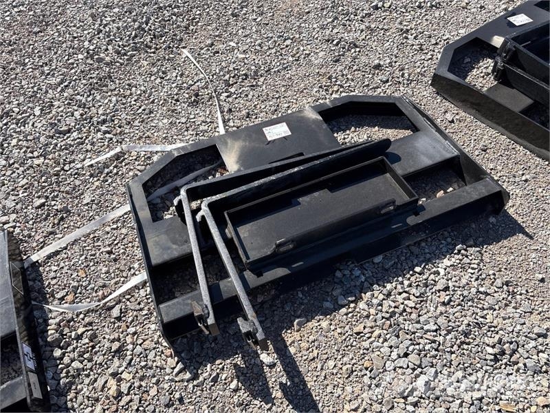 GIYI GY-FR47 29 in Mini Dingo Skid Steer Forks (Un Pallegafler
