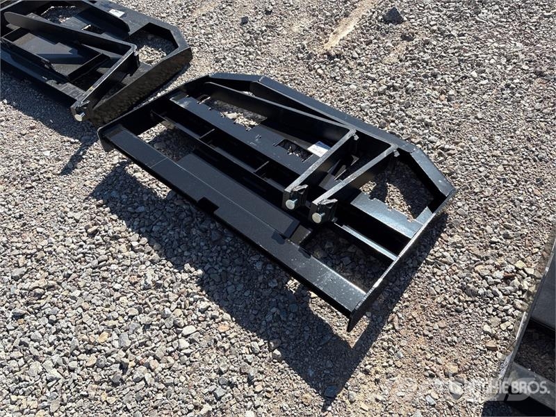 GIYI GY-FR47 29 in Mini Dingo Skid Steer Forks (Un Pallegafler
