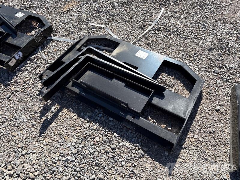 GIYI GY-FR47 29 in Mini Dingo Skid Steer Forks (Un Pallegafler