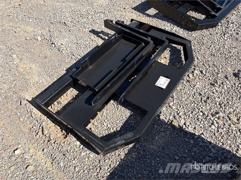 GIYI GY-FR47 29 in Mini Dingo Skid Steer Forks (Un Pallegafler