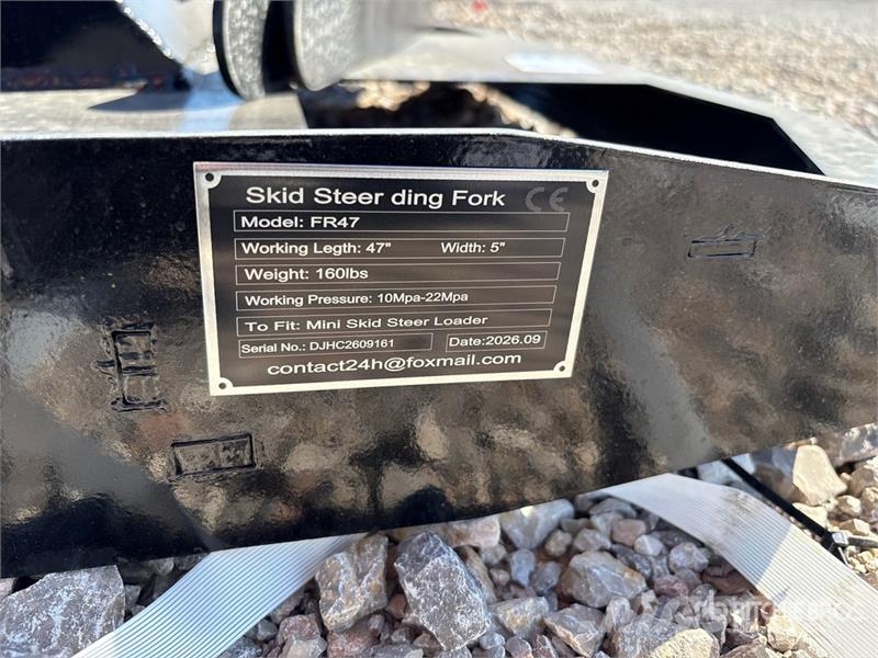 GIYI GY-FR47 29 in Mini Dingo Skid Steer Forks (Un Pallegafler