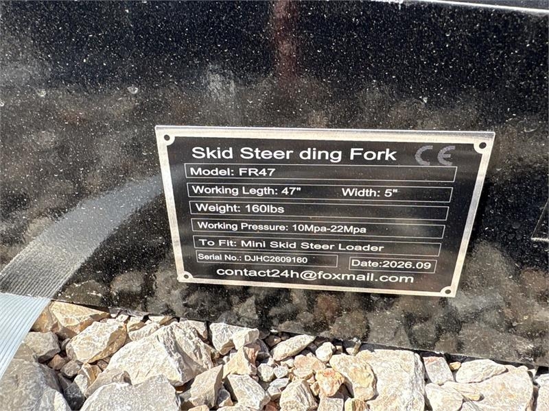 GIYI GY-FR47 29 in Mini Dingo Skid Steer Forks (Un Pallegafler