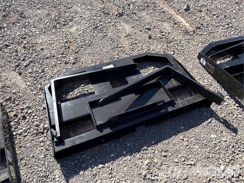 GIYI GY-FR47 29 in Mini Dingo Skid Steer Forks (Un Pallegafler