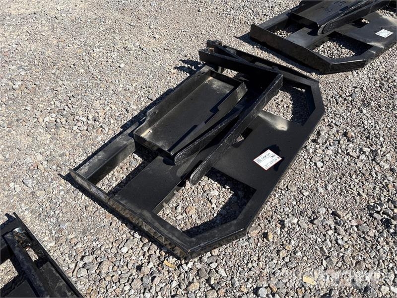 GIYI GY-FR47 29 in Mini Dingo Skid Steer Forks (Un Pallegafler