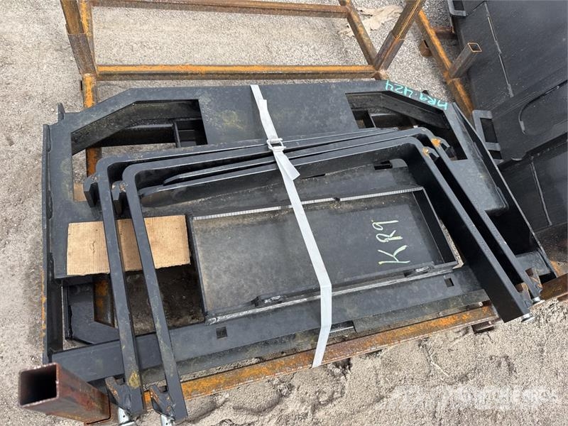  GIYI GY-FR47 36 in Dingo Skid Steer Forks (Unused) Horquillas