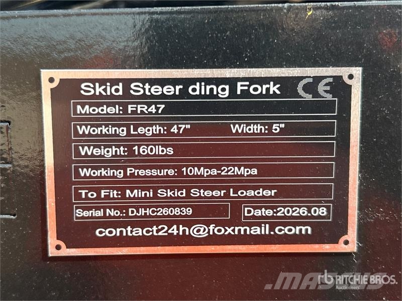GIYI GY-FR47 Dingo Skid Steer Forks (Unused) Garfos