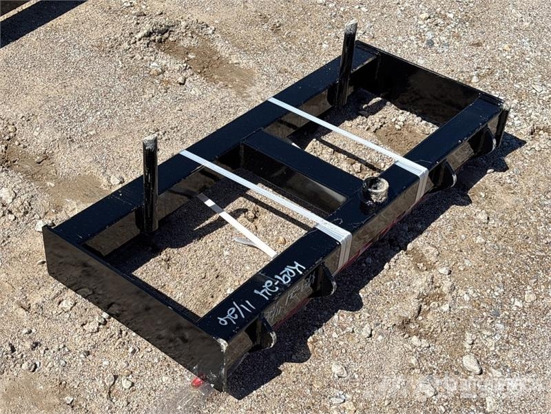 GIYI GY-HF47 44 in Skid Steer Bale Spear (Unused) その他部品