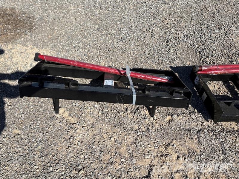  GIYI GY-HF47 47 in Skid Steer Bale Spear (Unused) مكونات أخرى