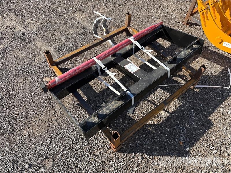 GIYI GY-HF47 47 in Skid Steer Bale Spear (Unused) Outros componentes