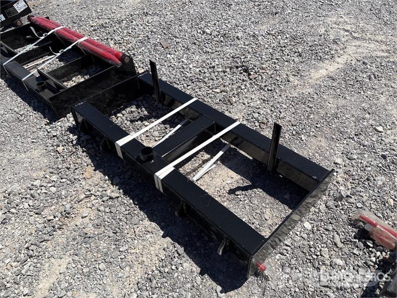  GIYI GY-HF47 47 in Skid Steer Bale Spear (Unused) Other components