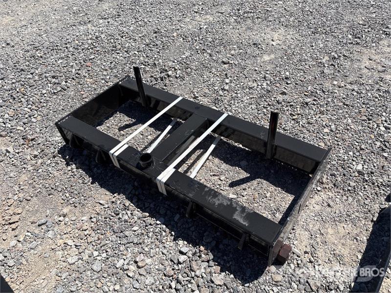  GIYI GY-HF47 47 in Skid Steer Bale Spear (Unused) Other components