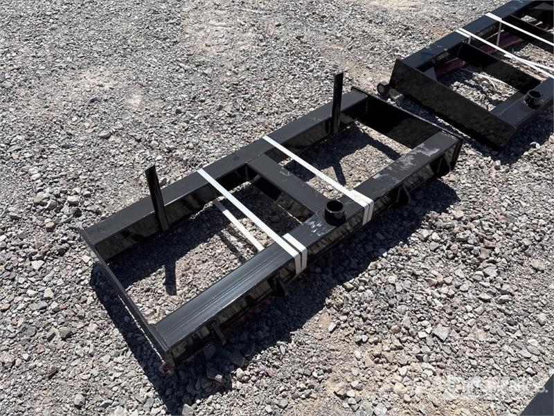  GIYI GY-HF47 47 in Skid Steer Bale Spear (Unused) Other components