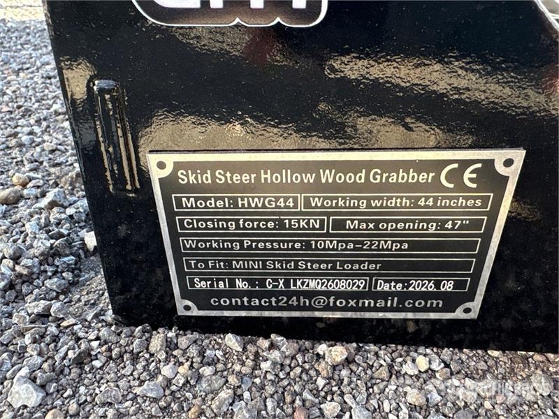  GIYI GY-HWG44 44 in Q/C Skeleton Mini Skid Steer G Cupa