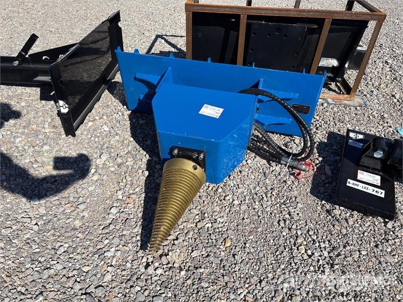  GIYI GY-LS43 43 in Skid Steer Log Splitter (Unused Houtklover