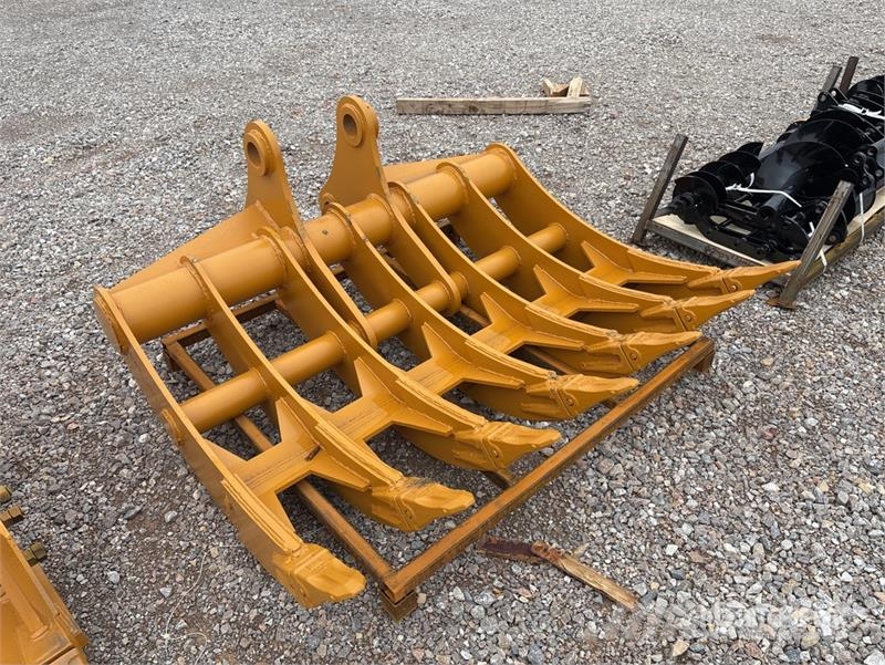  GIYI GY-P320 65 in Excavator Rake - Fits Cat 320 ( Grābekļi un siena ārdītāji