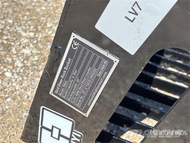  GIYI GY-RB44 Rock Mini Skid Steer Bucket (Unused) Ковши
