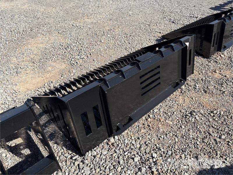 GIYI GY-RB66N 66 in Q/C Rock Skid Steer Bucket (Un Godet