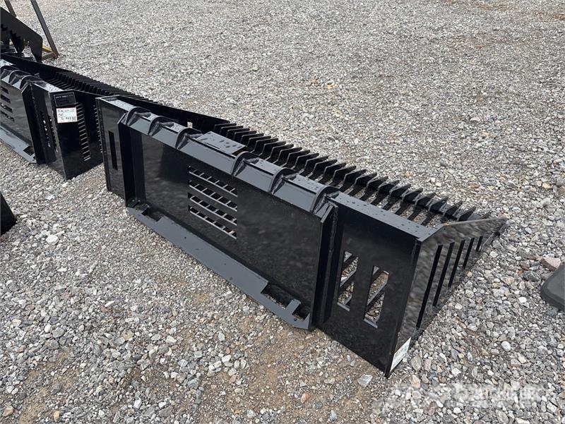 GIYI GY-RB66N 66 in Q/C Rock Skid Steer Bucket (Un Baldes