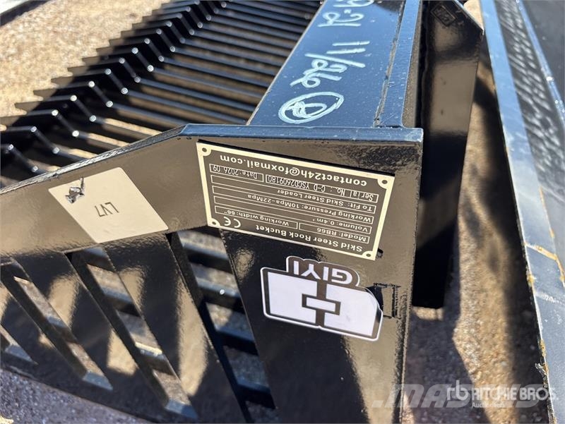 GIYI GY-RB66N 66 in Rock Skid Steer Bucket (Unused Ковши