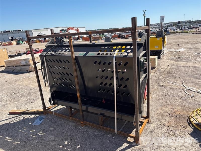 GIYI GY-RR78 78 in Skid Steer Rock Rake (Unused) 其他组件