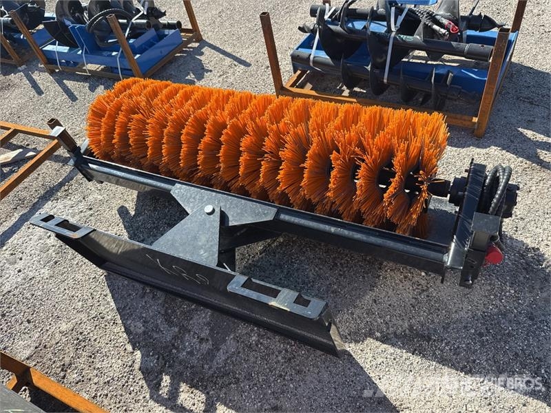 GIYI GY-SE61 61 in Skid Steer Broom (Unused) Escovas