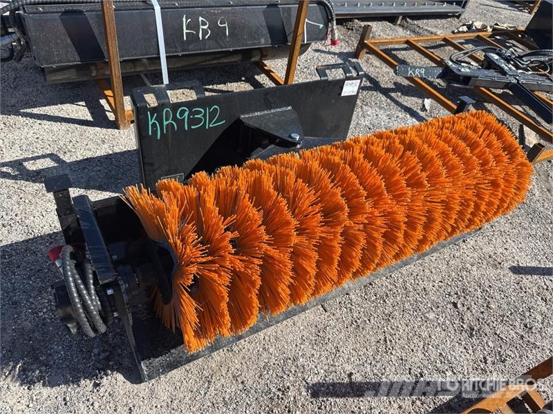 GIYI GY-SE61 61 in Skid Steer Broom (Unused) Escovas