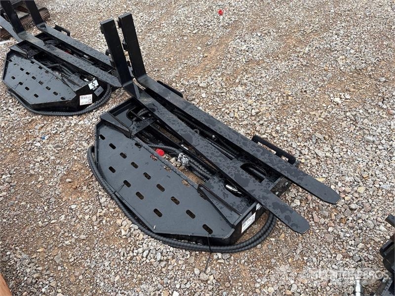 GIYI GY-SF60 60 in Side Shift Skid Steer Forks (Un Garfos