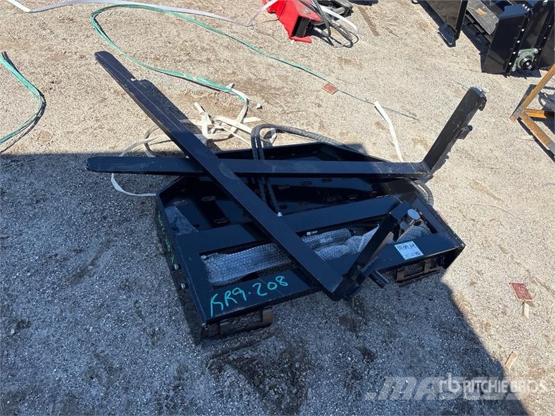 GIYI GY-SF60 60 in Skid Steer Forks (Unused) Dakšas