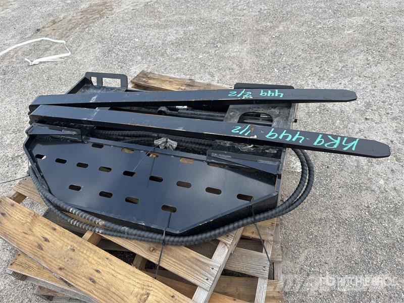 GIYI GY-SF60 60 in Skid Steer Forks (Unused) Fourche