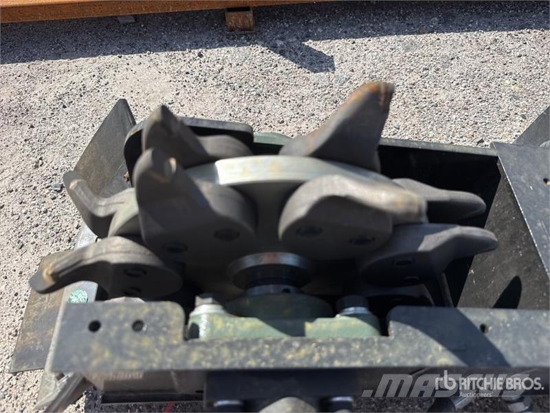 GIYI GY-SZYMJ 25 in Mini Skid Steer Stump Grinder Power harrows and rototillers