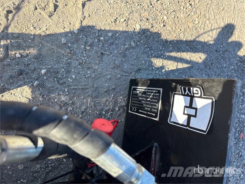 GIYI GY-SZYMJ Mini Skid Steer Stump Grinder (Unuse Rotorkopeggen / rototillers