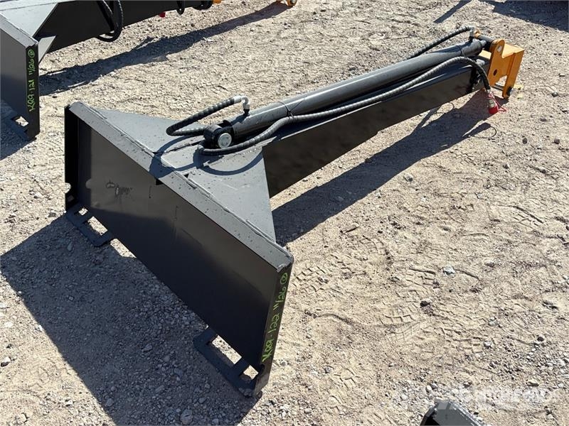  GIYI GY-TBL47 135 in Skid Steer Telescopic Boom (L Other components
