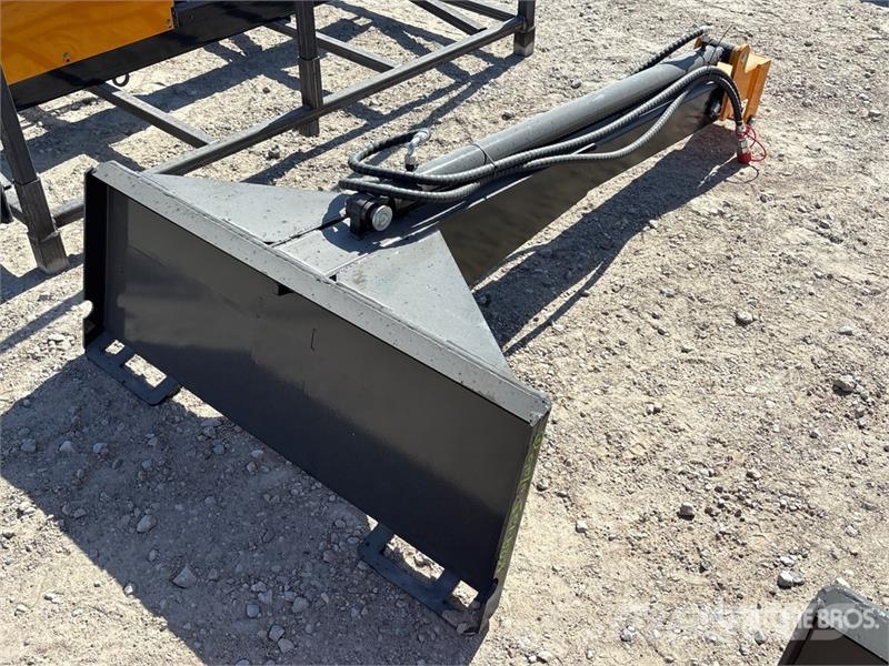  GIYI GY-TBL47 135 in Skid Steer Telescopic Boom (L Other components