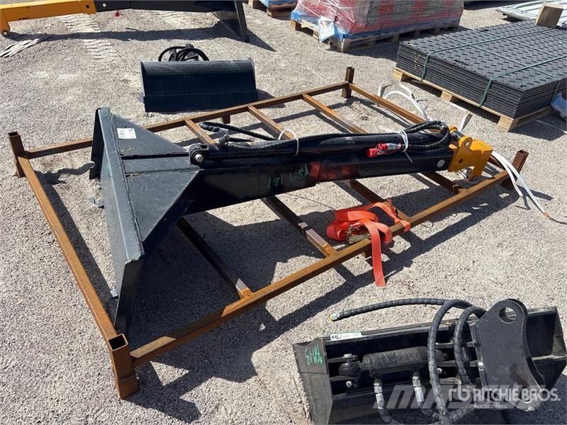 GIYI GY-TBL47 135 in Skid Steer Telescopic Boom (L Other components