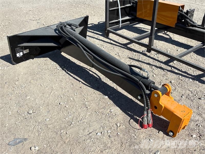  GIYI GY-TBL47 135 in Skid Steer Telescopic Boom (L Other components