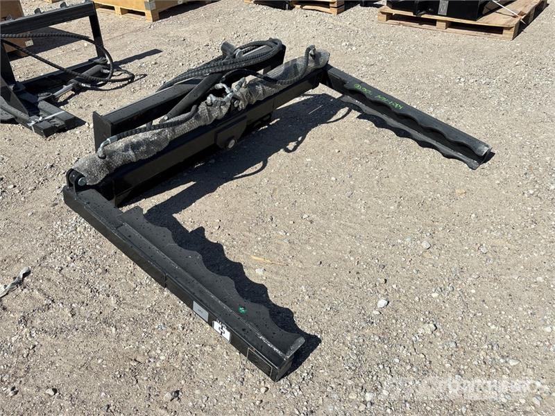GIYI GY-TG98 98 in Telescopic Skid Steer Grapple ( Grijpers