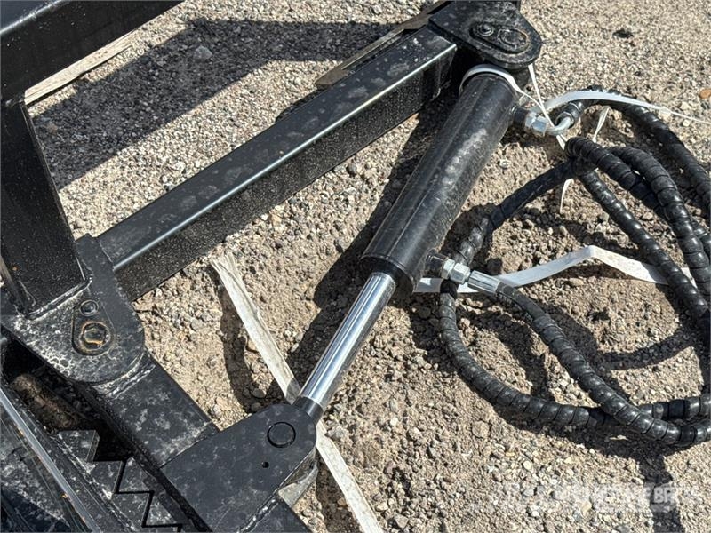  GIYI GY-TP25 25 in Skid Steer Post Puller (Unused) その他部品