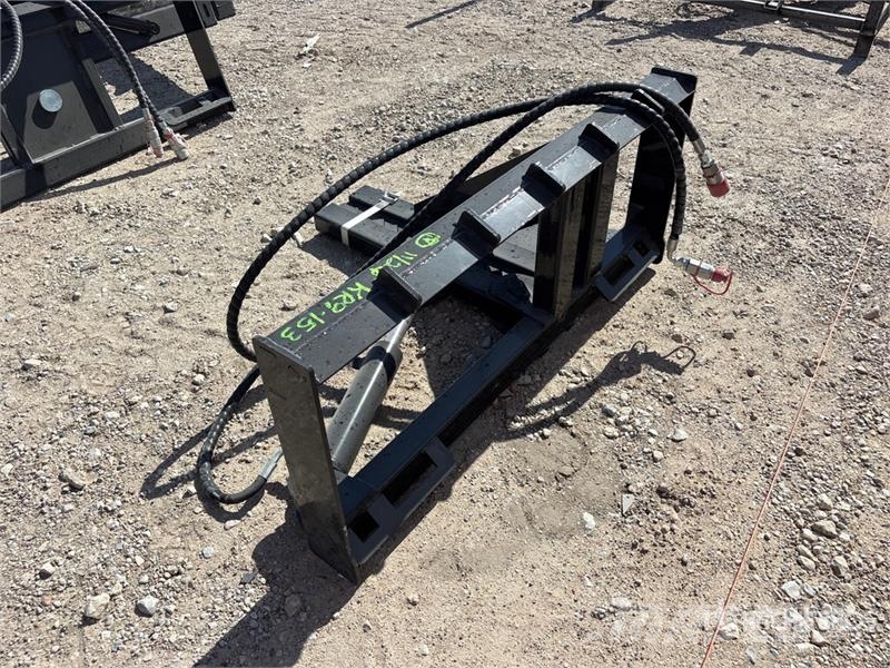  GIYI GY-TP45 25 in Skid Steer Post Puller (Unused) مكونات أخرى