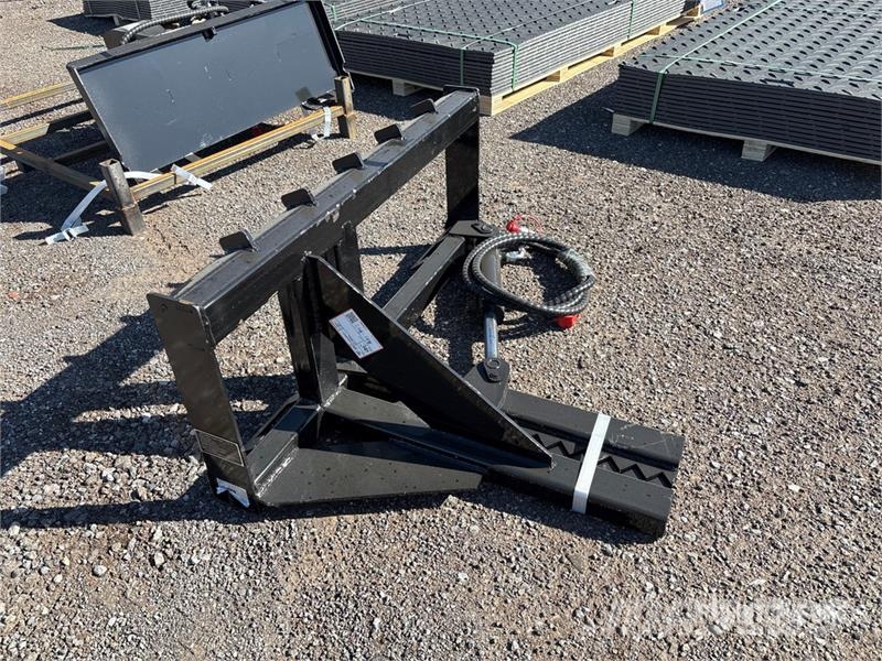 GIYI GY-TP45 25 in Skid Steer Post Puller (Unused) Other components