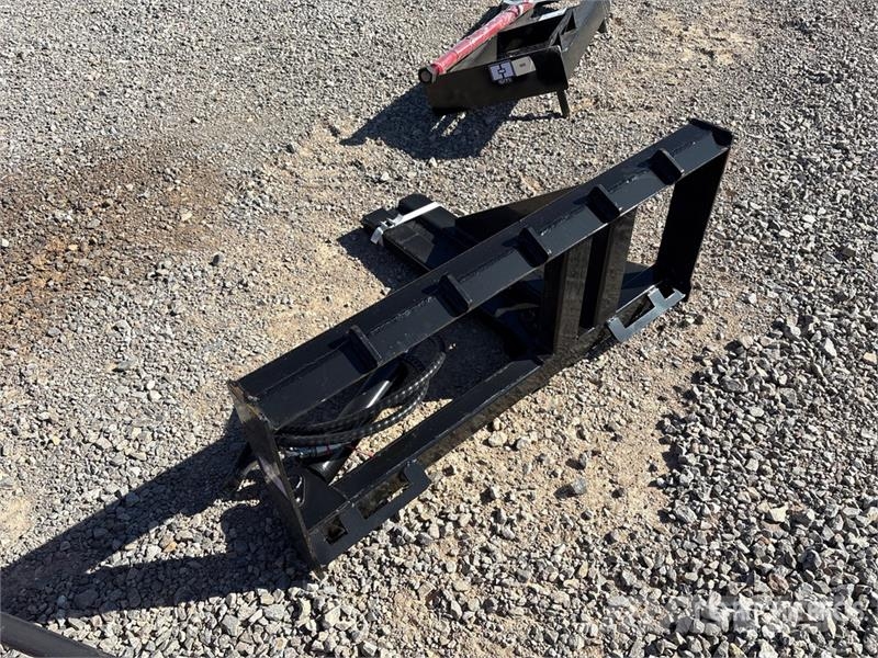 GIYI GY-TP45 25 in Skid Steer Post Puller (Unused) Other components
