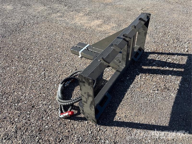 GIYI GY-TP45 25 in Skid Steer Post Puller (Unused) Other components