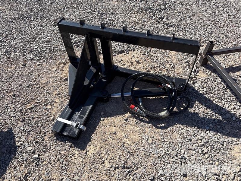 GIYI GY-TP45 25 in Skid Steer Post Puller (Unused) Other components