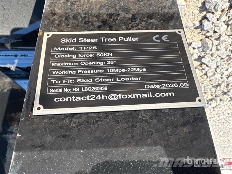 GIYI GY-TP45 25 in Skid Steer Post Puller (Unused) Other components
