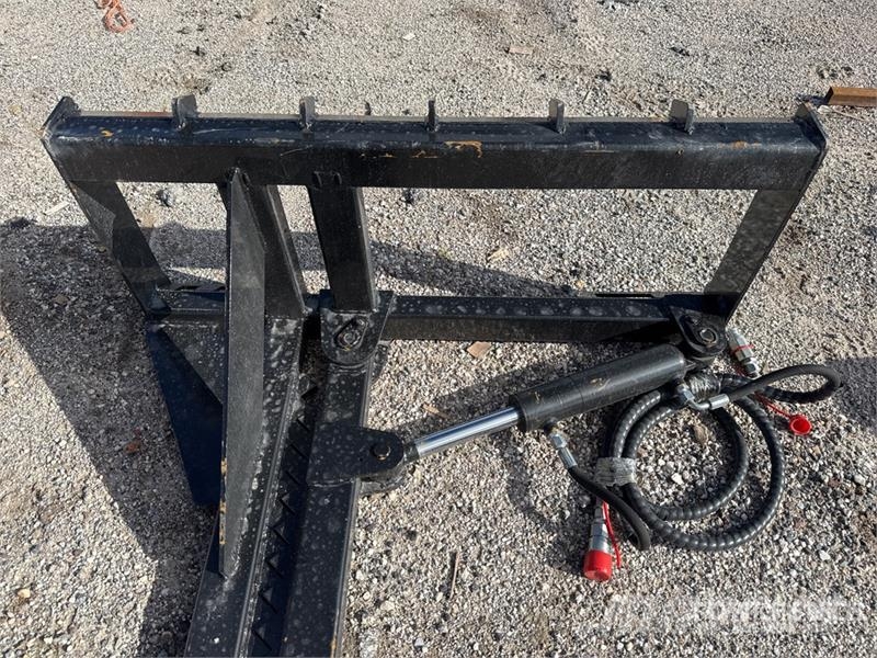 GIYI GY-TP45 45 in Skid Steer Post Puller (Unused) Outros componentes