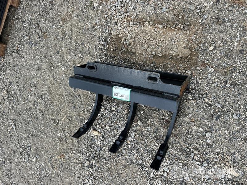 GIYI GY-TRP12 Mini Skid Steer Ripper Scarifier (Un Ophakkere