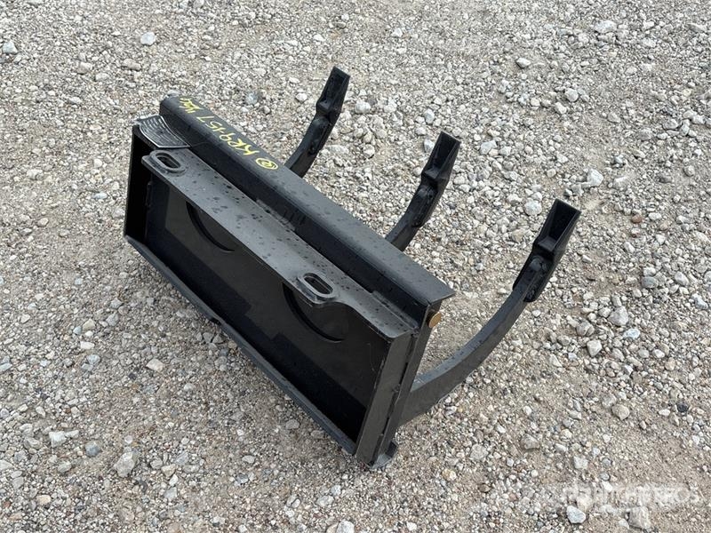 GIYI GY-TRP12 Mini Skid Steer Ripper Scarifier (Un Escarificadores