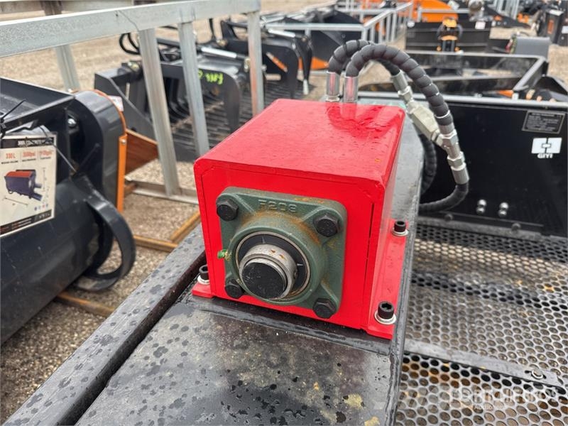  GIYI GY-VB79 79 in Vibration Skid Steer Screening  篩分機