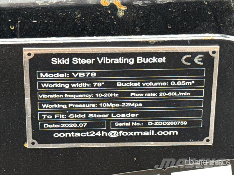  GIYI GY-VB79 79 in Vibration Skid Steer Screening  篩分機