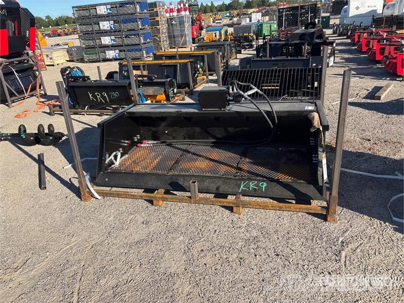  GIYI GY-VB79 79 in Vibrating Skid Steer Screening  Palas mecánicas separadoras